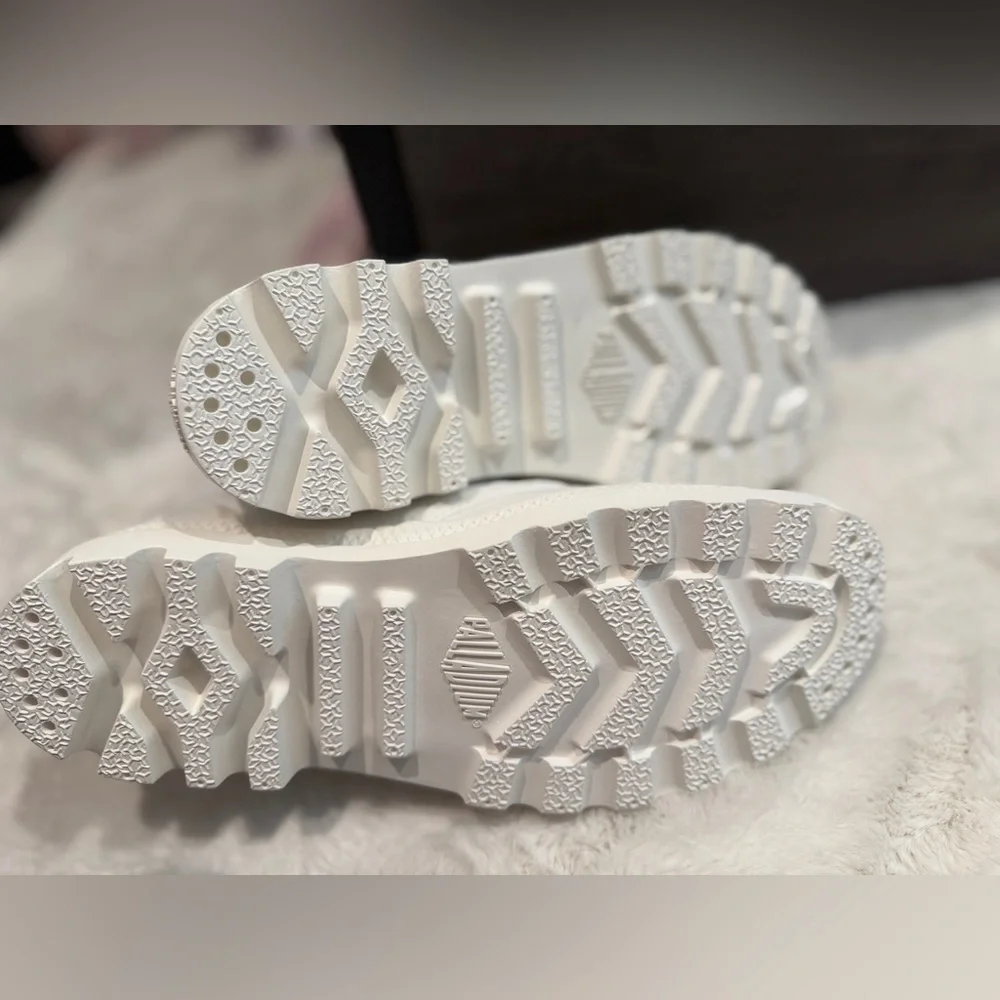 Palladium Pampa Hi Classic White High-Tops - Picture 2 of 4